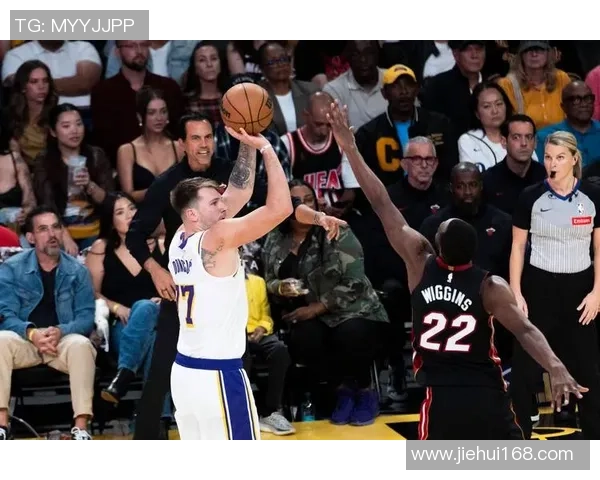 湖人热火再度交锋期待精彩对决球迷热情高涨共同见证篮球盛宴